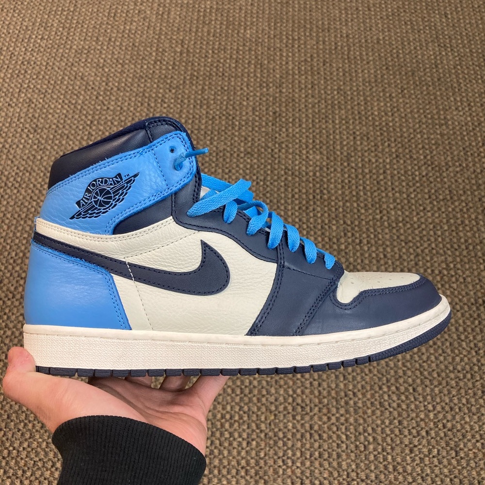 Jordan 1 UNC Obsidian